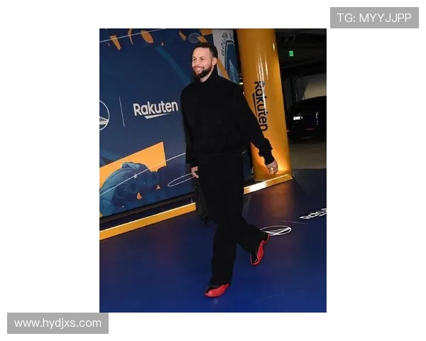 库里今日穿搭小众品牌SIAEVOBounce球鞋展现独特风格与个性魅力